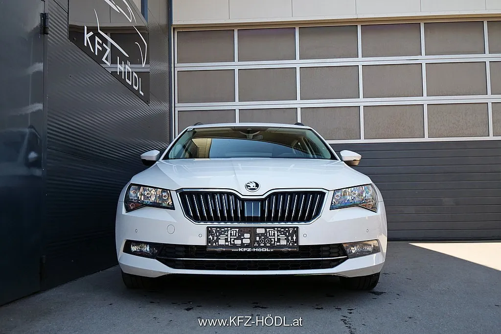 Skoda Superb Kombi 1,6 TDI Ambition Image 3